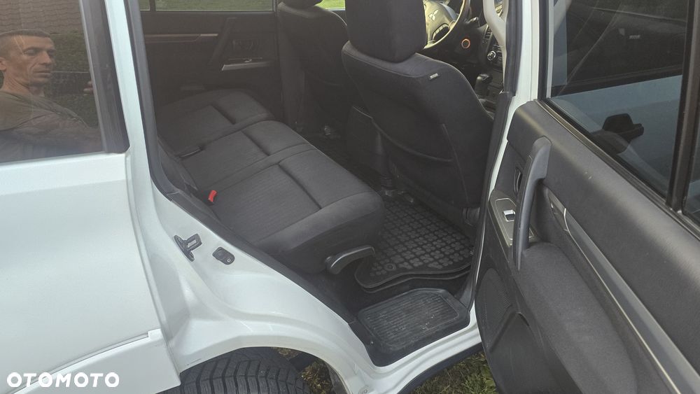 Mitsubishi Pajero - 17