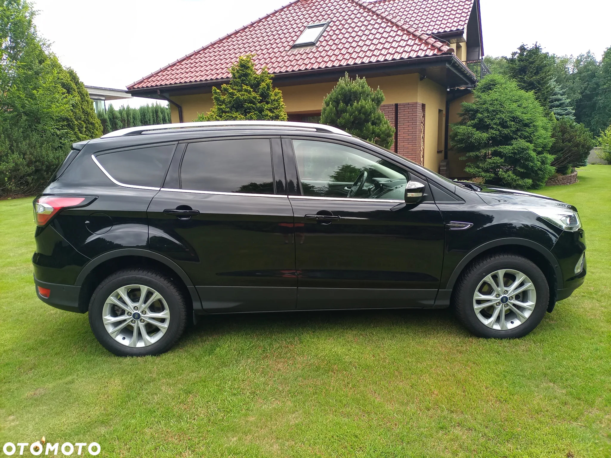 Ford Kuga 1.5 EcoBoost 2x4 Titanium - 4