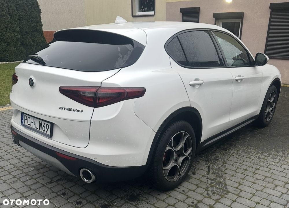 Alfa Romeo Stelvio 2.2 16V AT8 Q4 Veloce - 5