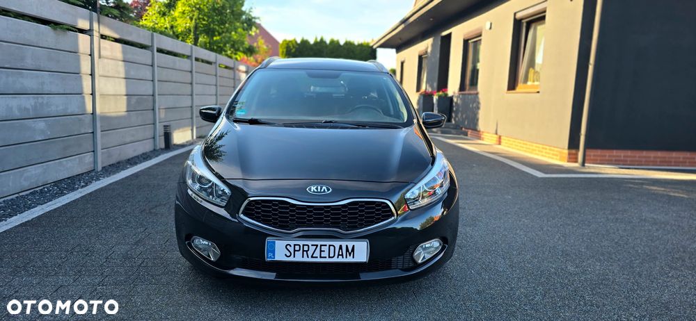 Kia Ceed 1.6 GDI Dream Team Edition - 2