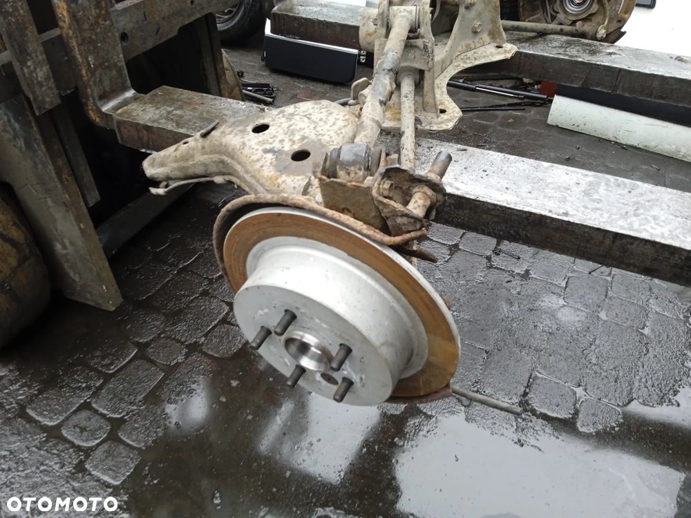 TARCZE HAMULCOWE KOMPLET TOYOTA RAV IV 00-06 D4D 2.0 - 3