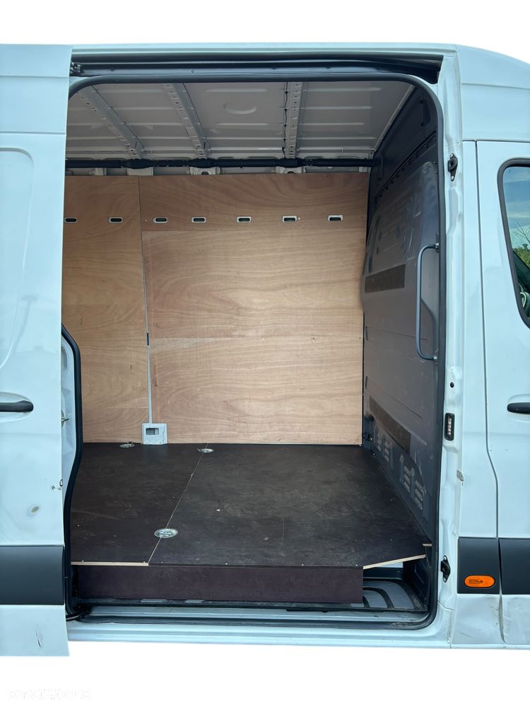 Mercedes-Benz Sprinter - 15