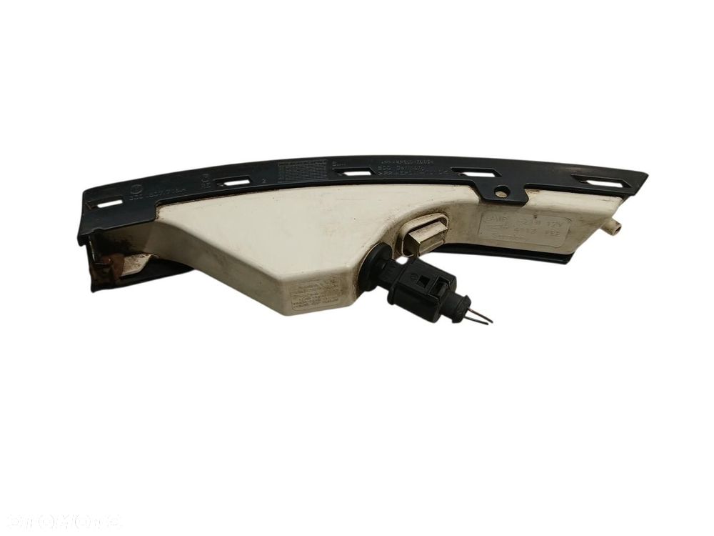 KIERUNKOWSKAZ PRAWY PRZÓD VW PASSAT B6 3C0807718A PASSAT B6 - 4