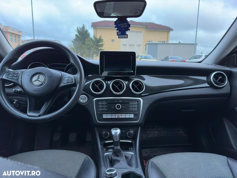 Mercedes-Benz CLA 180 - 3