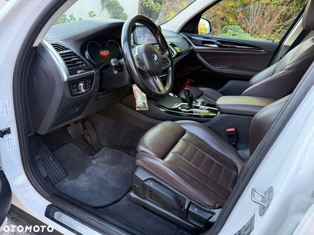 BMW X3 xDrive20d Luxury Line - 16