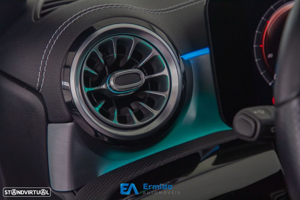 Mercedes-Benz CLA 250 - 53