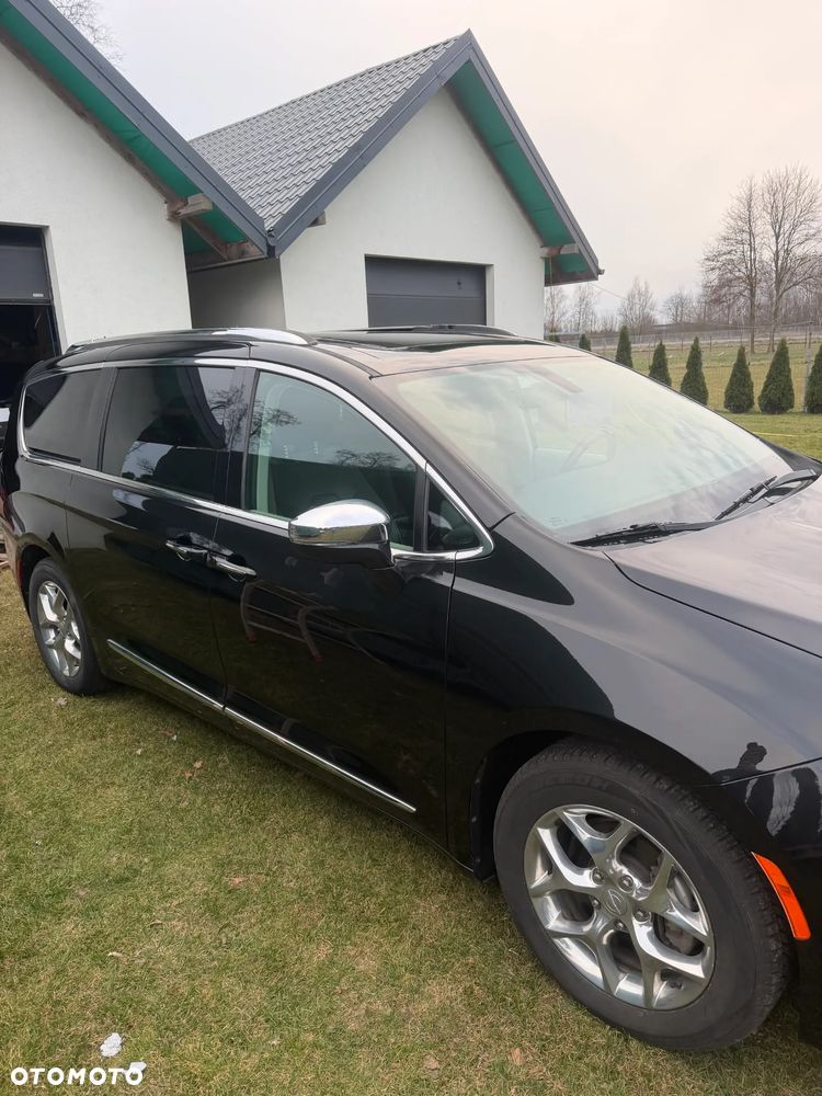 Chrysler Pacifica - 26