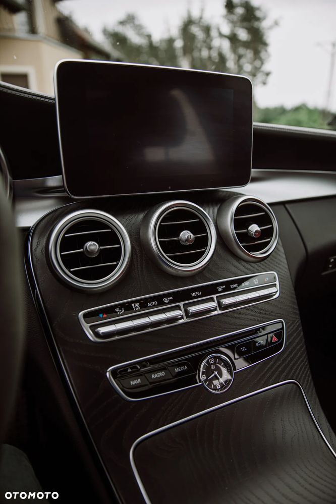 Mercedes-Benz Klasa C AMG 43 4-Matic - 35