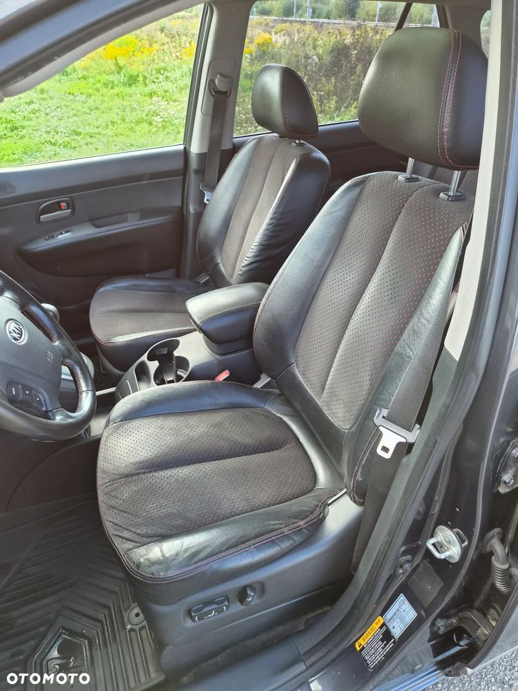 Kia Carens - 17