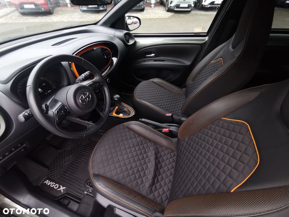 Toyota Aygo X 1.0 VVT-i Limited CVT - 3