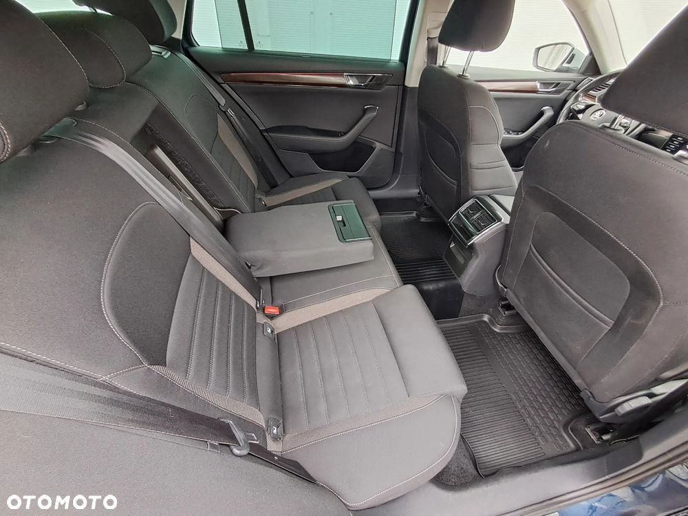 Skoda Superb 2.0 TDI SCR 4x4 Scout DSG - 14