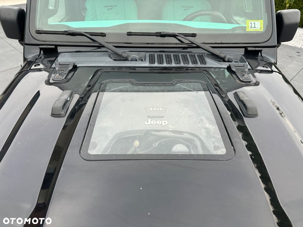 Jeep Wrangler 3.6 Unlim Sahara - 21