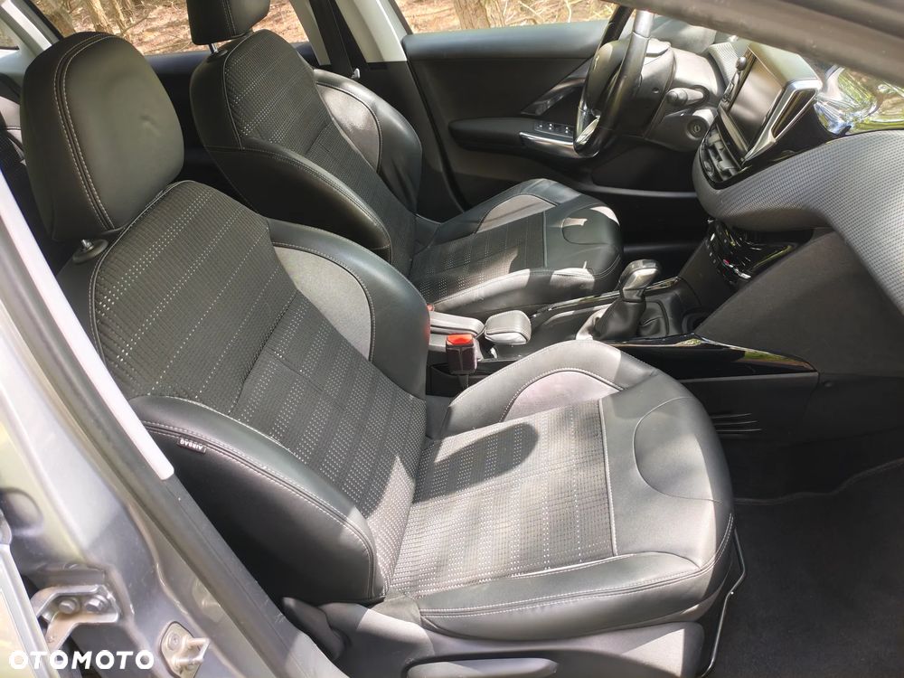 Peugeot 2008 1.6 BlueHDi Style - 15
