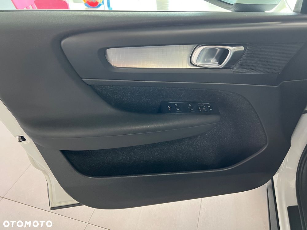 Volvo XC 40 - 24