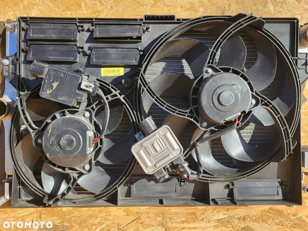 ASTON MARTIN VANTAGE 4.7 III 2011 CHŁODNICA - 7