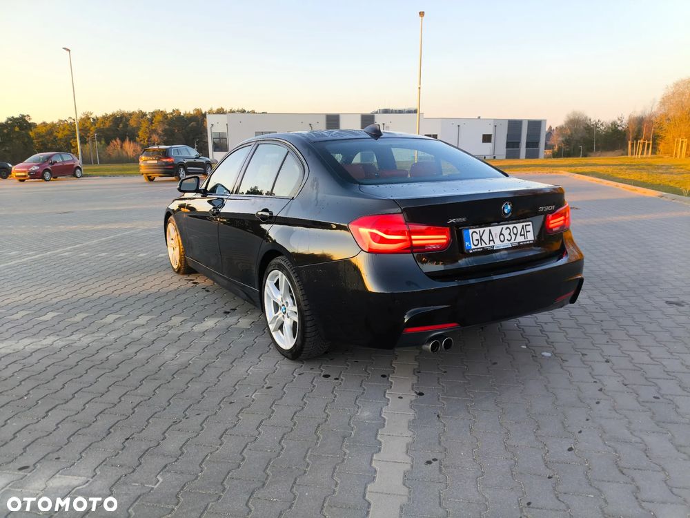 BMW Seria 3 330i xDrive Edition M Sport Shadow - 5