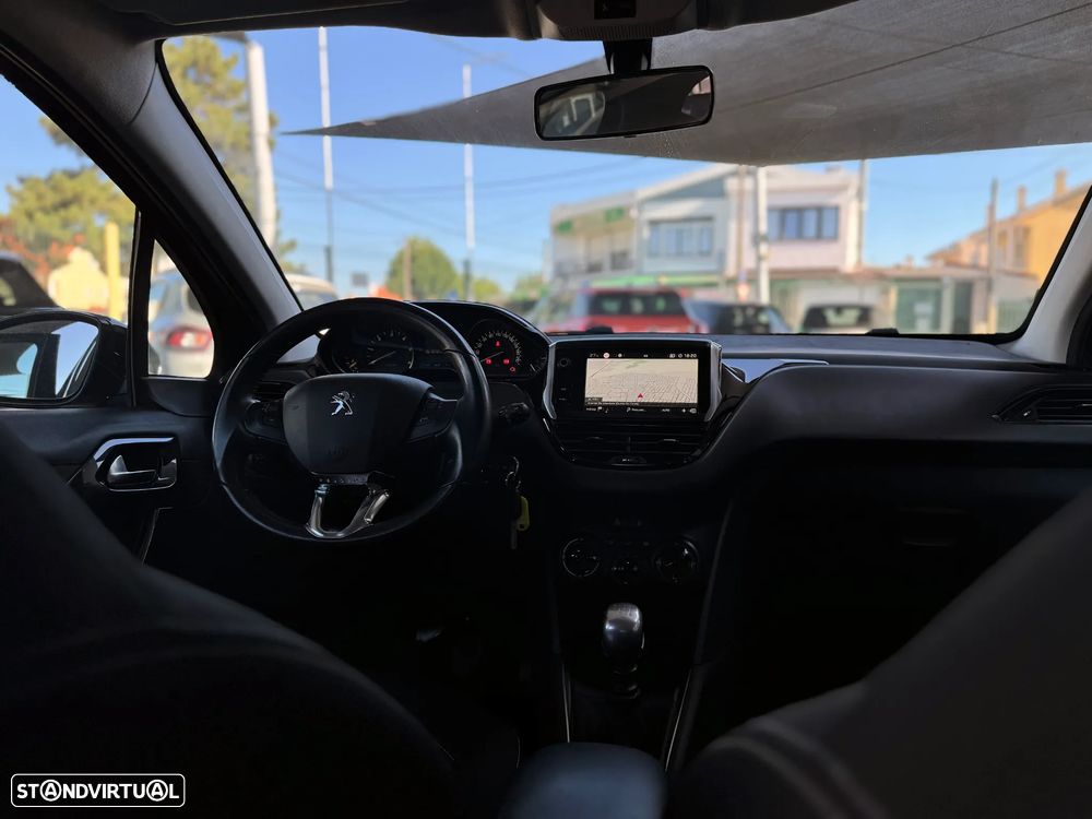 Peugeot 208 - 14