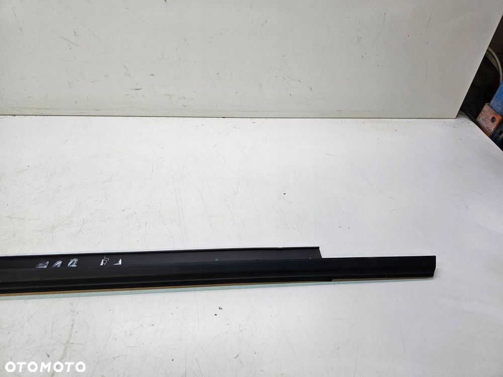 LISTWA PRAWY TYŁ MAT DRZWI AUDI A3 8V SEDAN 8V5839478A - 3