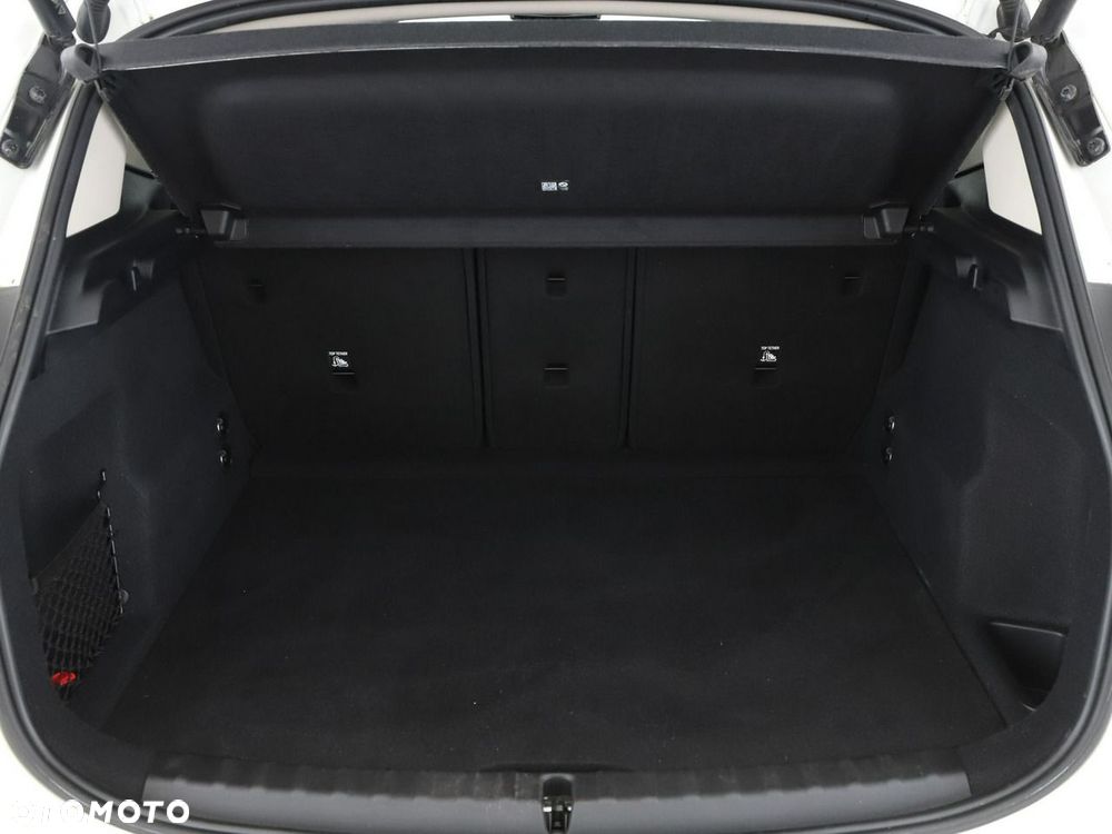 BMW Seria 2 218d - 21