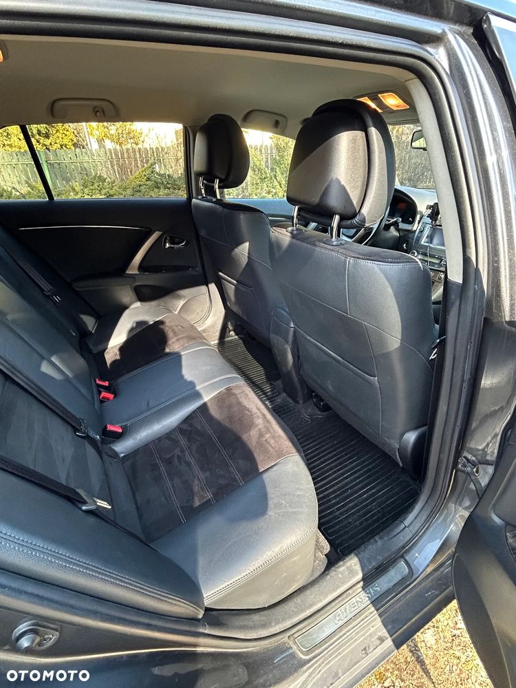 Toyota Avensis 2.0 D-4D Premium - 6