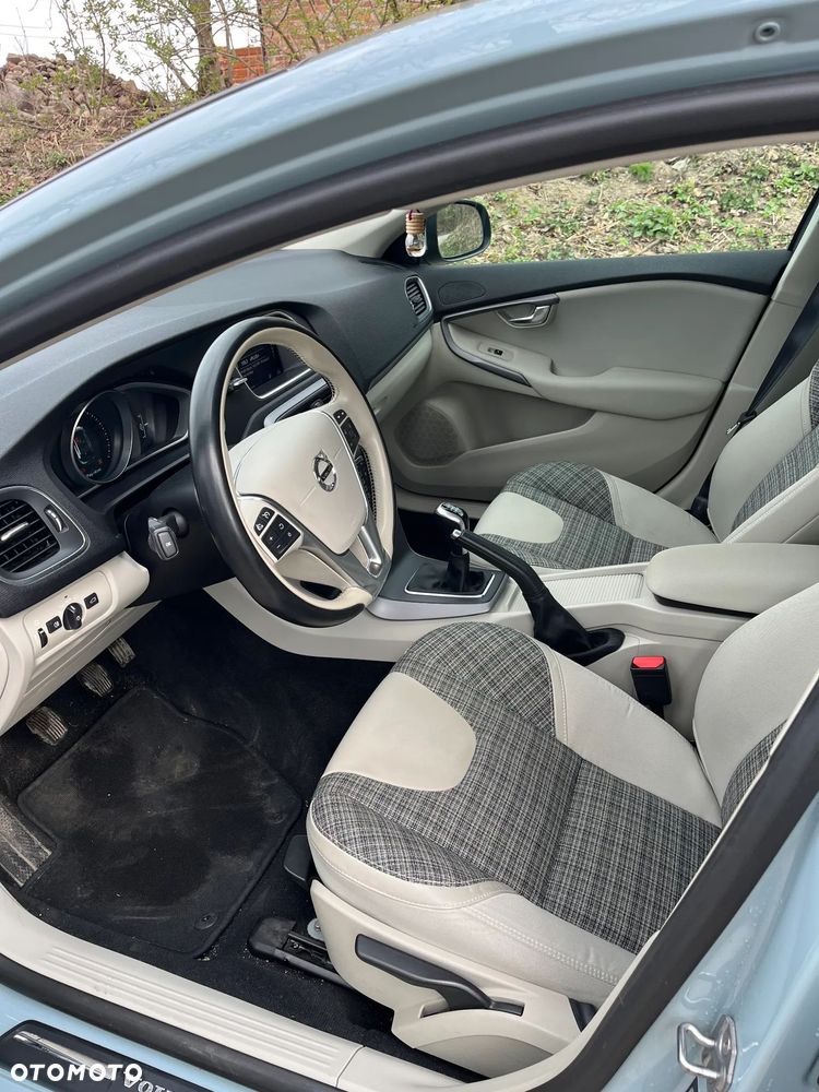 Volvo V40 D2 Drive-E SCR Momentum - 17