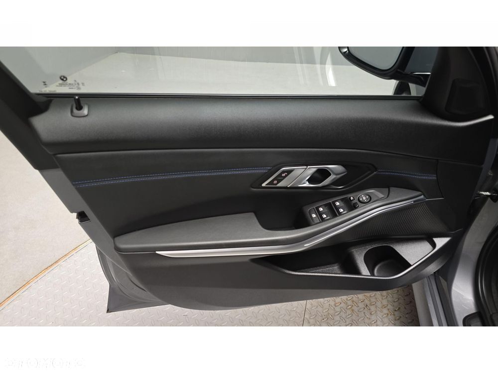 BMW Seria 3 - 17