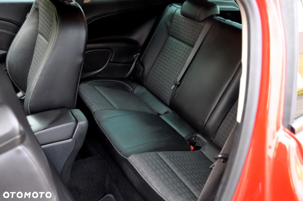 Opel Astra 1.6 Turbo Edition - 27