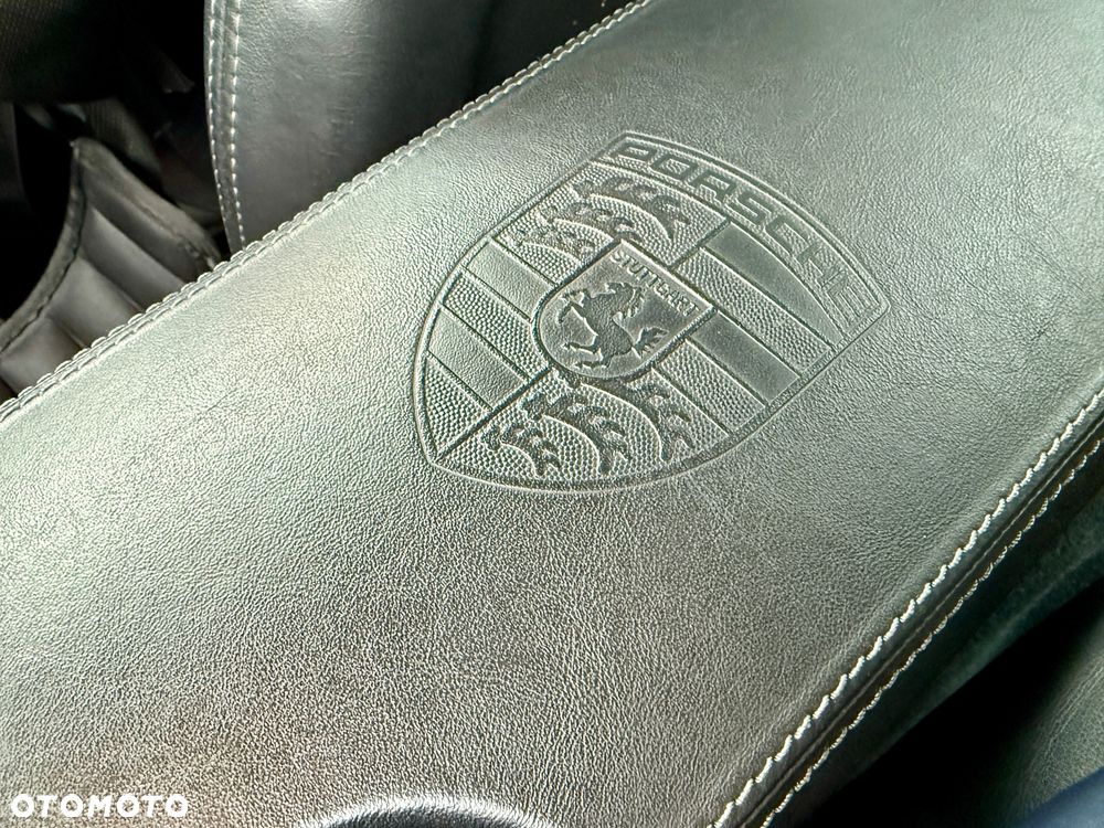 Porsche 911 Carrera S - 12