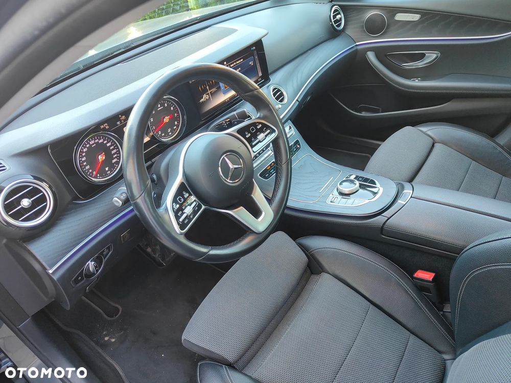 Mercedes-Benz Klasa E 200 9G-TRONIC Exclusive - 9
