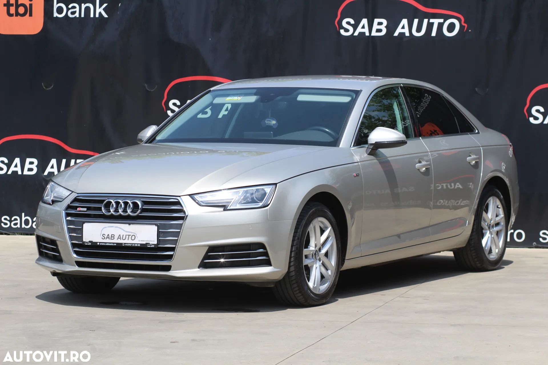 Audi A4 2.0 TDI S tronic - 1