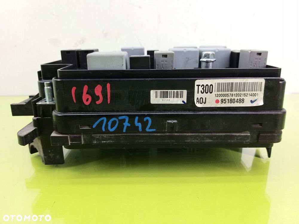 Skrzynka bezpieczników Chevrolet Aveo III 2011-2014 T300 95180488 - 5