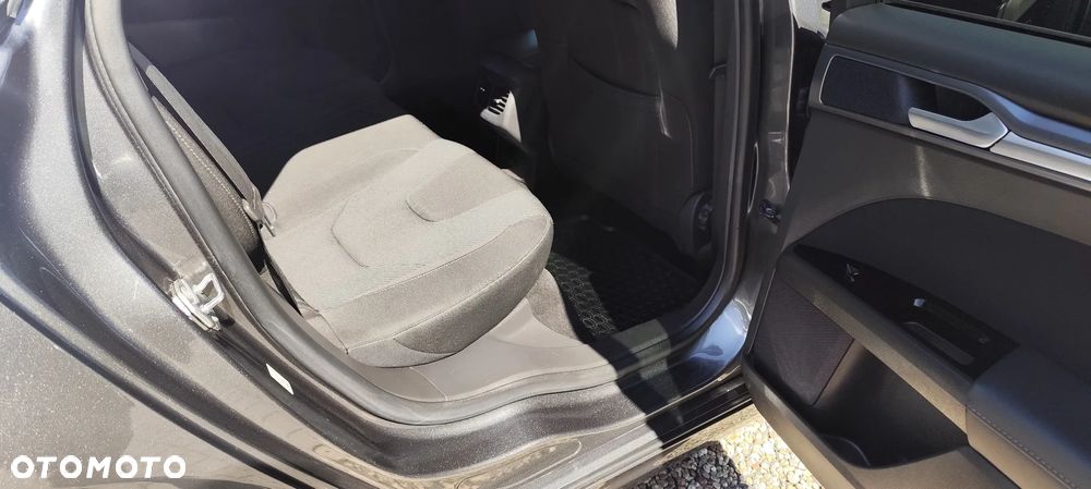 Ford Mondeo 2.0 TDCi Titanium PowerShift - 11
