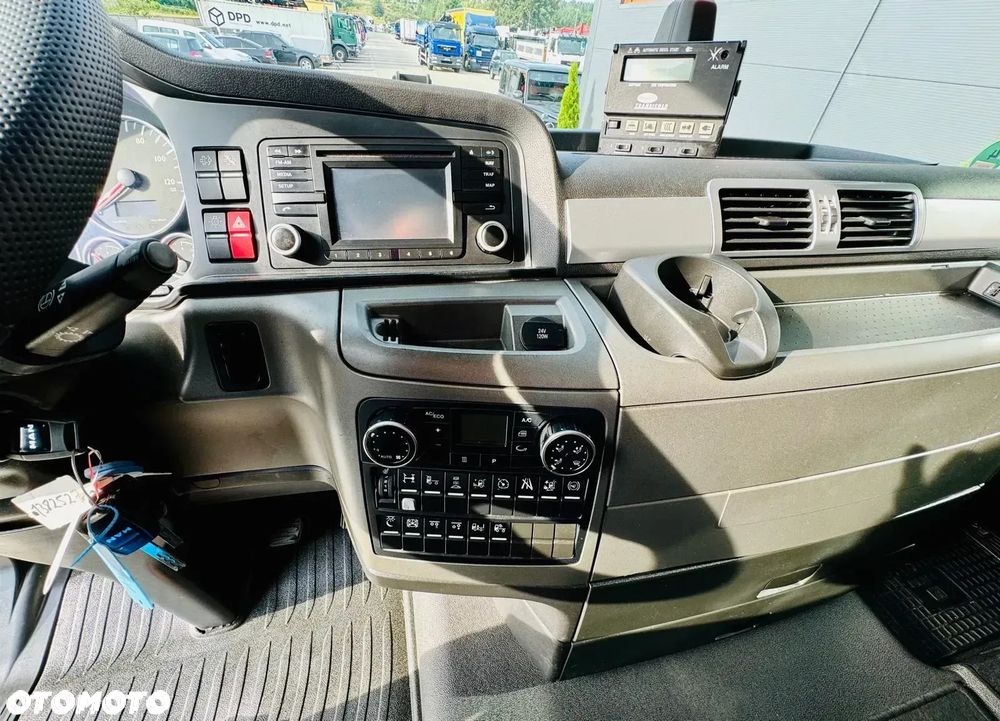 MAN TGX 26.400 // E6 // Klimatyzacja / chłodnia z windą // 19 Epal // sypialka // świeżo z Niemiec !!! - 36