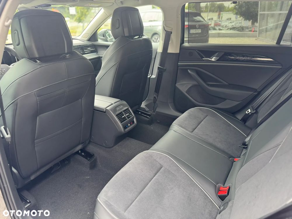 Volkswagen Passat Variant 2.0 TDI SCR Business Plus DSG - 24