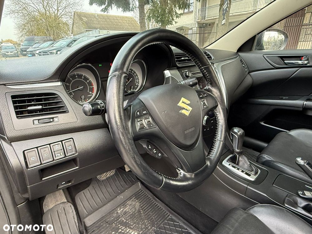 Suzuki Kizashi 2.4 Sport 4WD CVT - 13
