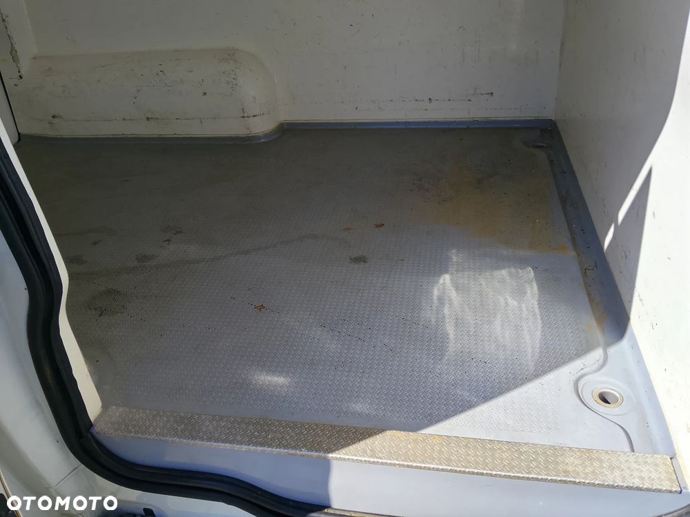 Renault Trafic - 12