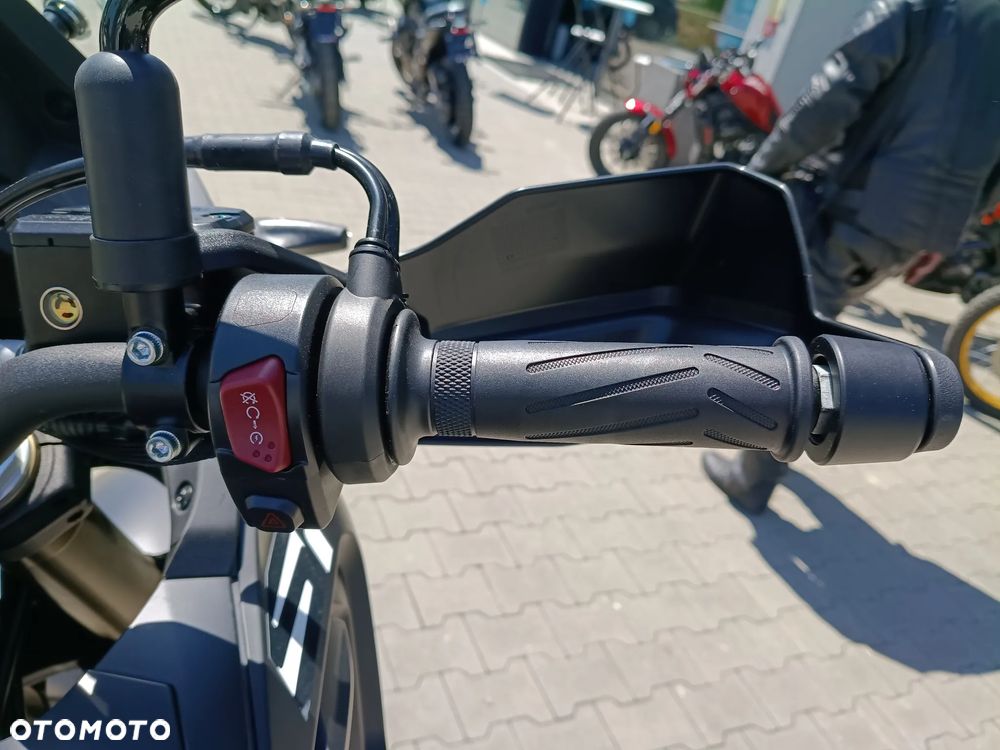 QJMOTOR SRT 125DX - 10