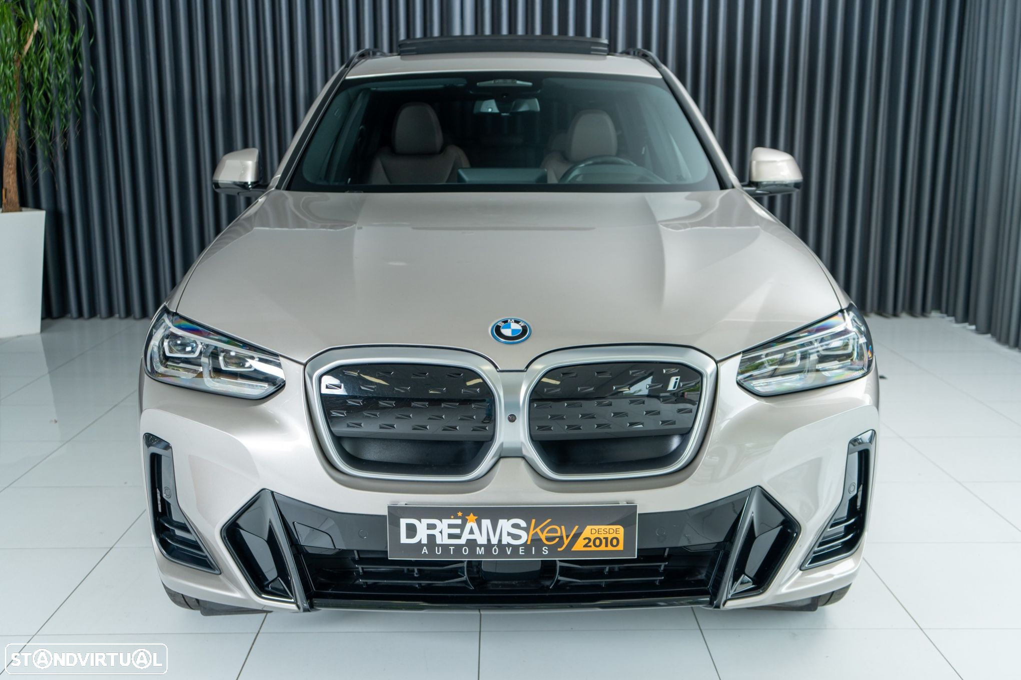 BMW iX3 M Sport Impressive - 10