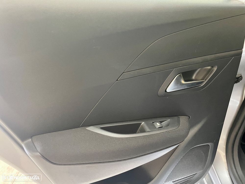 Peugeot 208 PureTech 100 EAT8 Active - 27