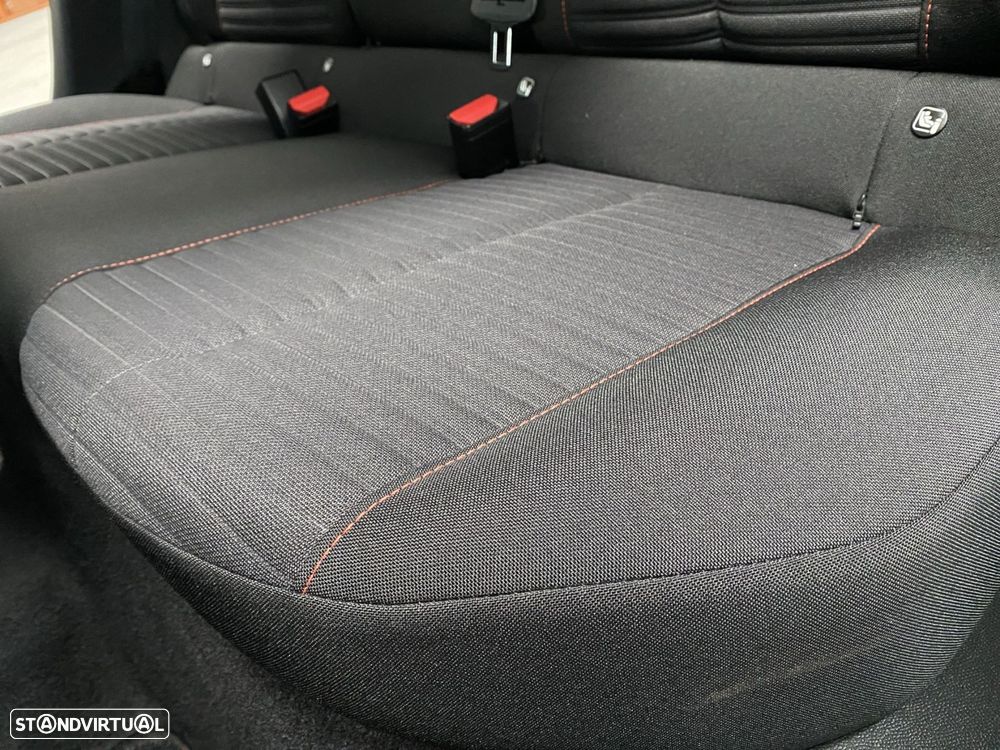 Peugeot e-2008 50 kWh Active Pack - 19