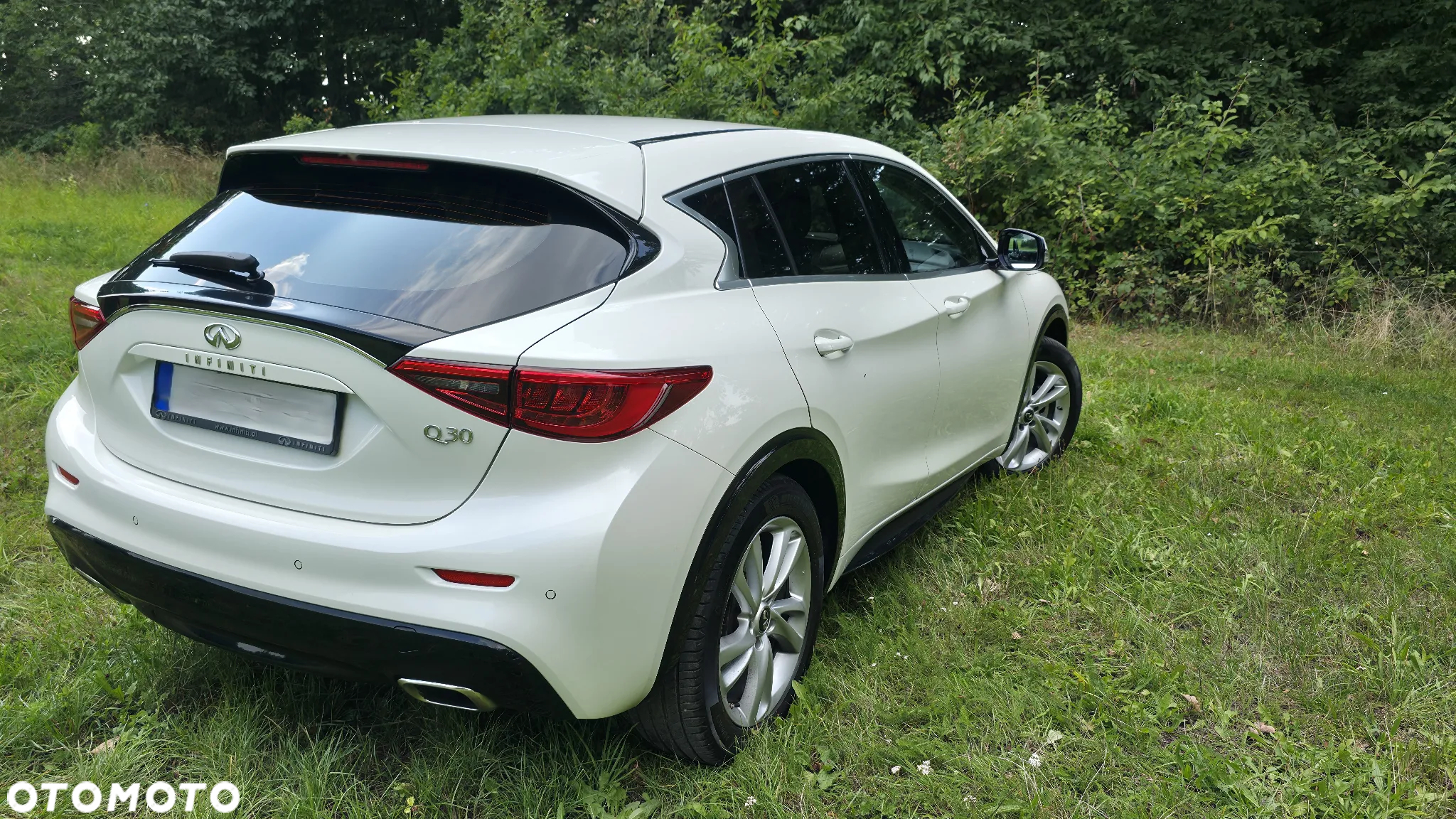 Infiniti Q30 1.6t Luxe 7DCT - 8