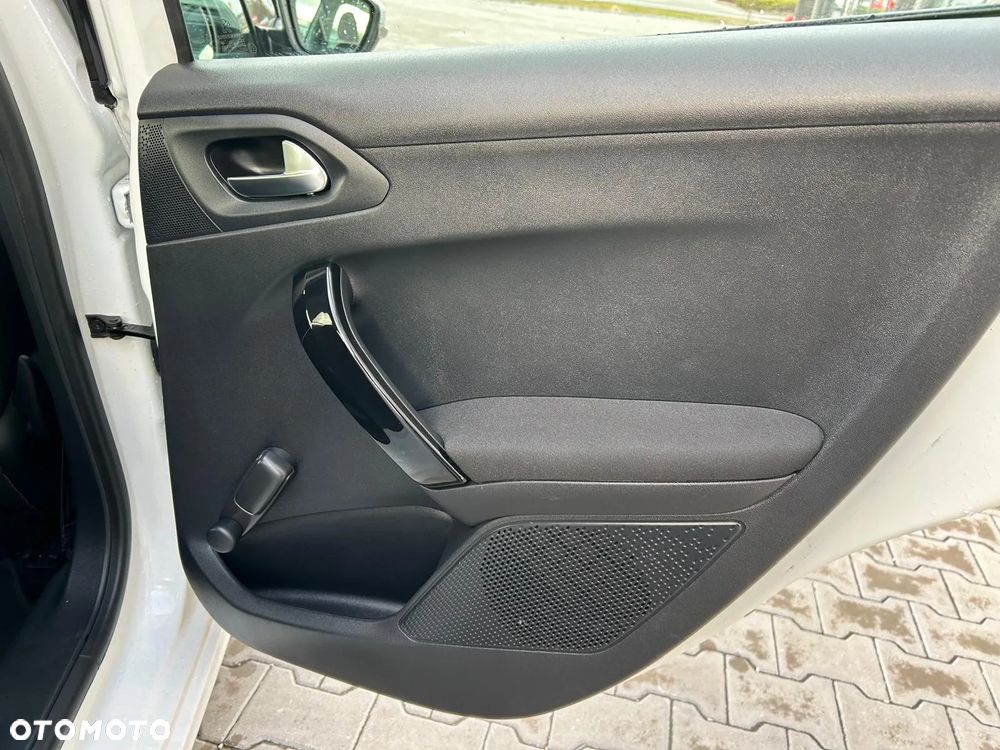 Peugeot 208 1.6 BlueHDi Active - 29