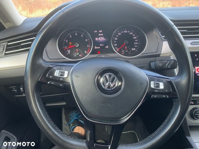 Volkswagen Passat - 18