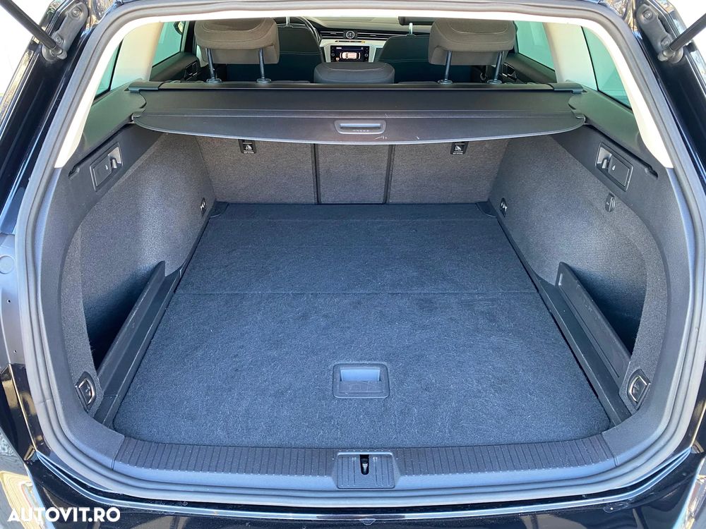 Volkswagen Passat - 12