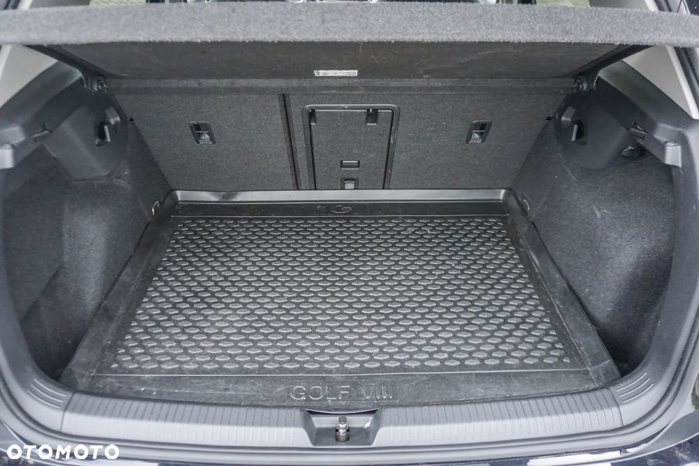 Volkswagen Golf VIII 1.5 eTSI EVO Life DSG - 13