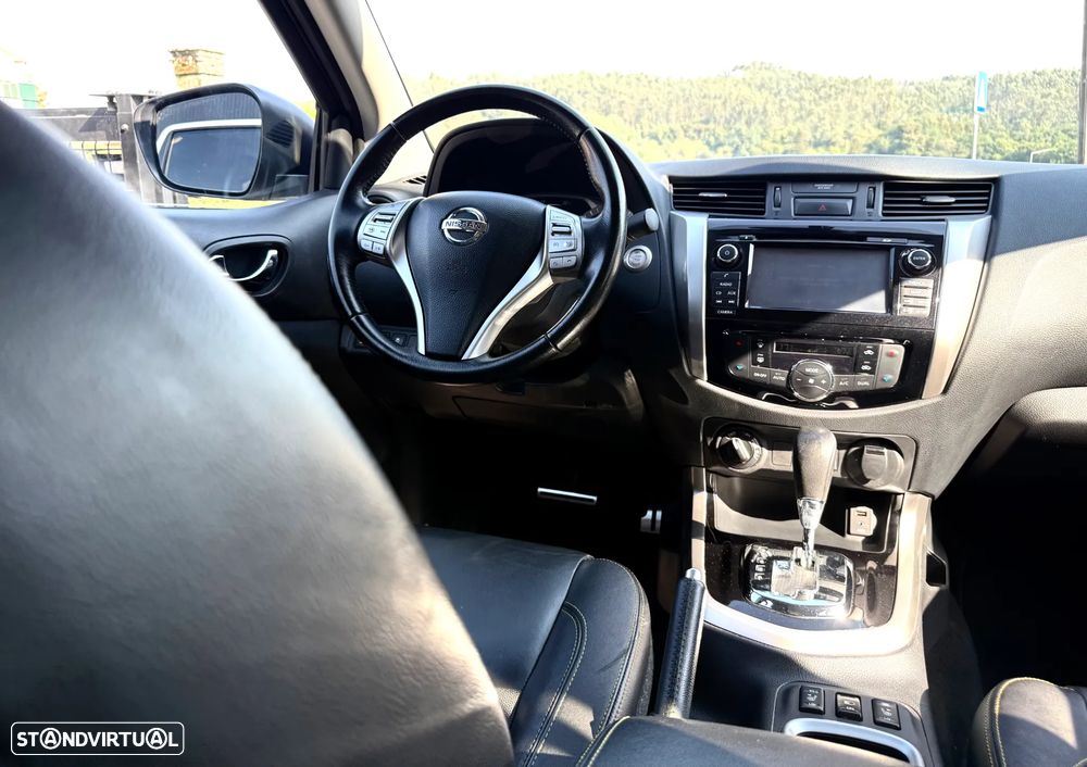 Nissan Navara 2.3 dCi CD 4WD N-Guard Auto - 32