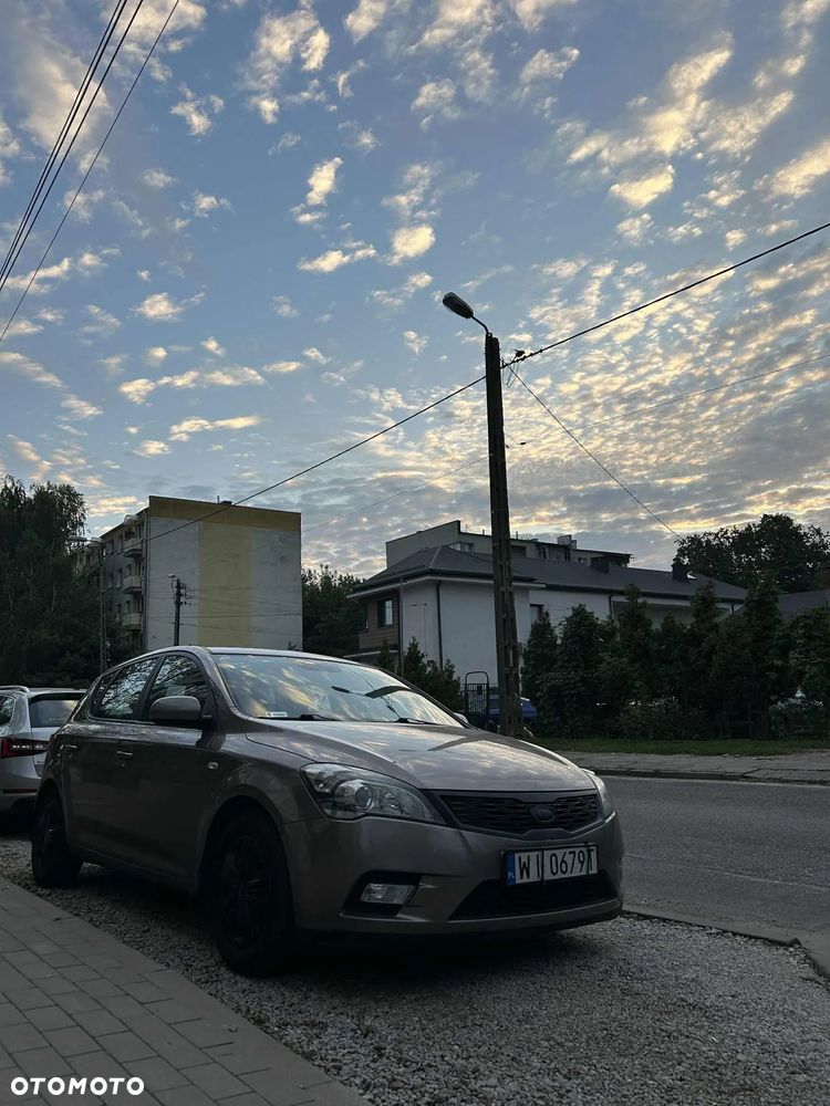 Kia Ceed Cee'd 1.6 Crdi Comfort + - 25