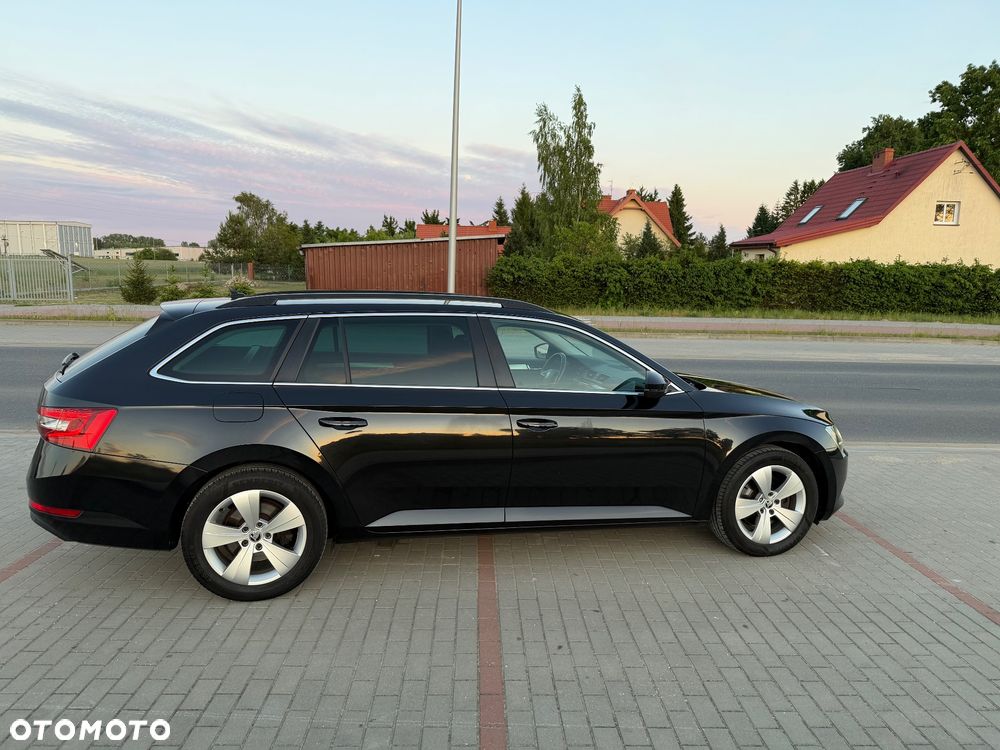 Skoda Superb 2.0 TDI Sportline - 21