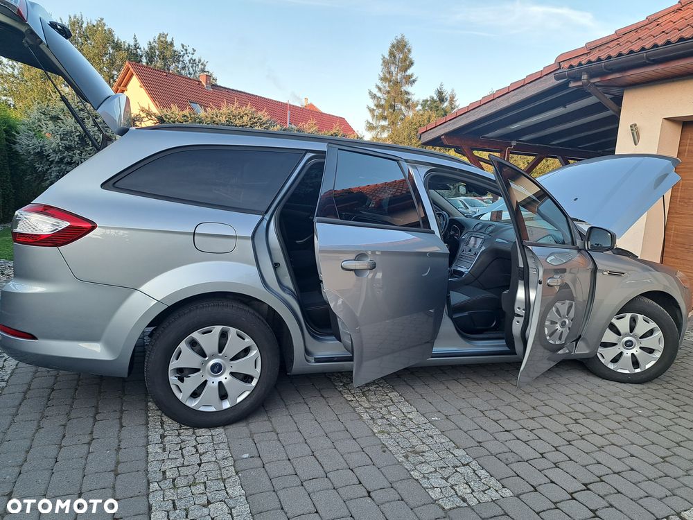 Ford Mondeo 2.0 TDCi Champions Edition - 40