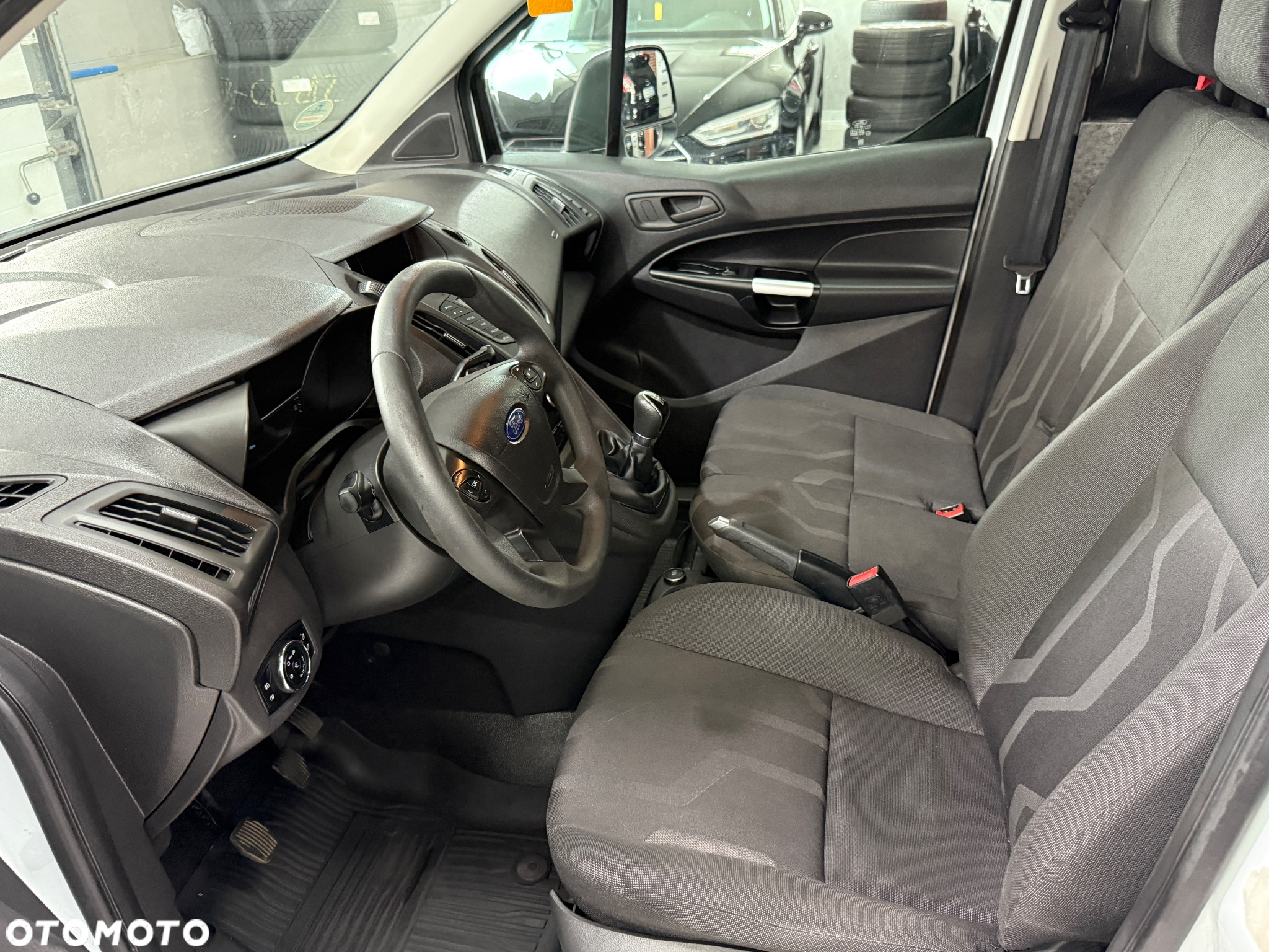 Ford Transit Connect - 10